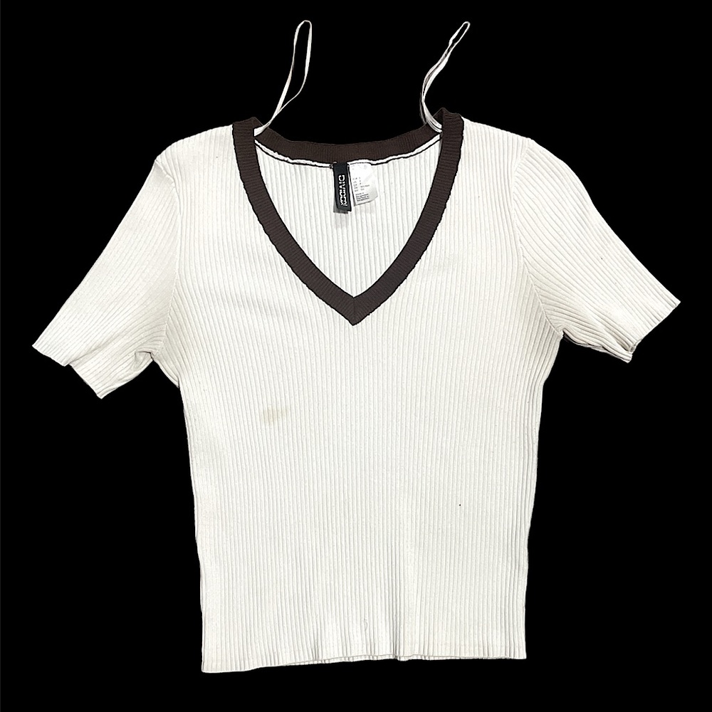 White V Neck with Brown Collar
